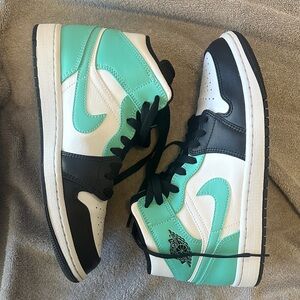 Jordan 1 Mid Tropical Twist Igloo - US Men 8 / Women 9.5